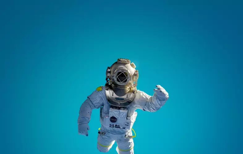 Astronaut Img